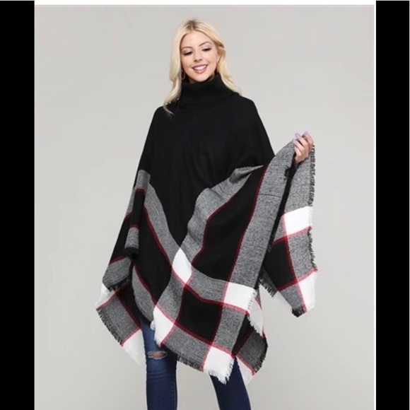 Color-Blocked Poncho Black One Size - Picture 3 of 9